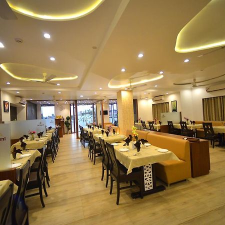 The Grand Imperial Hotel Morbi Extérieur photo