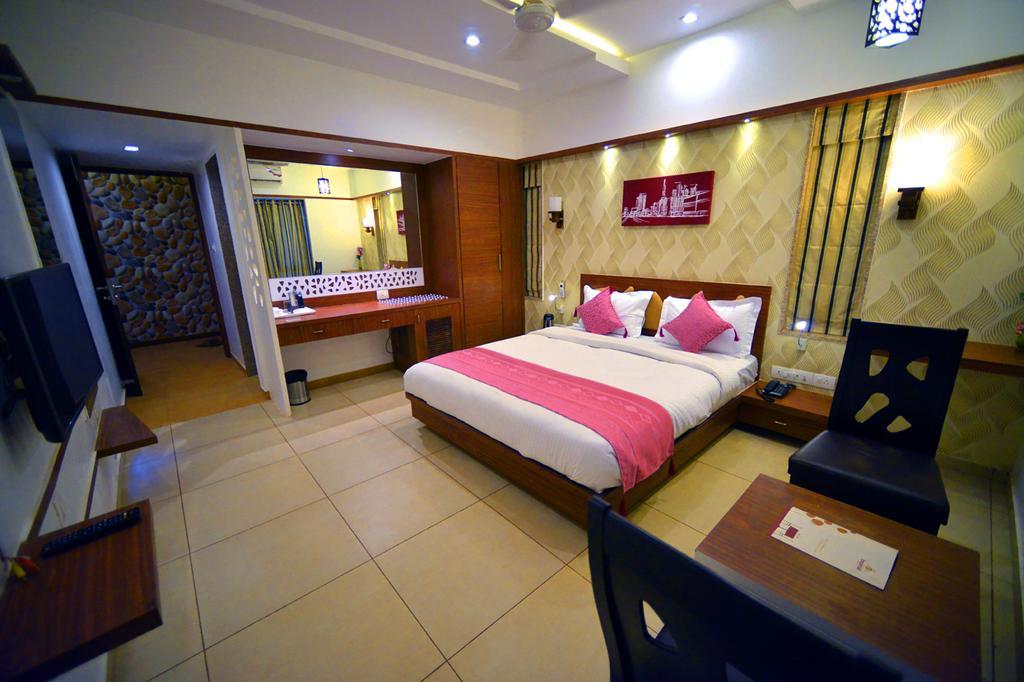The Grand Imperial Hotel Morbi Extérieur photo